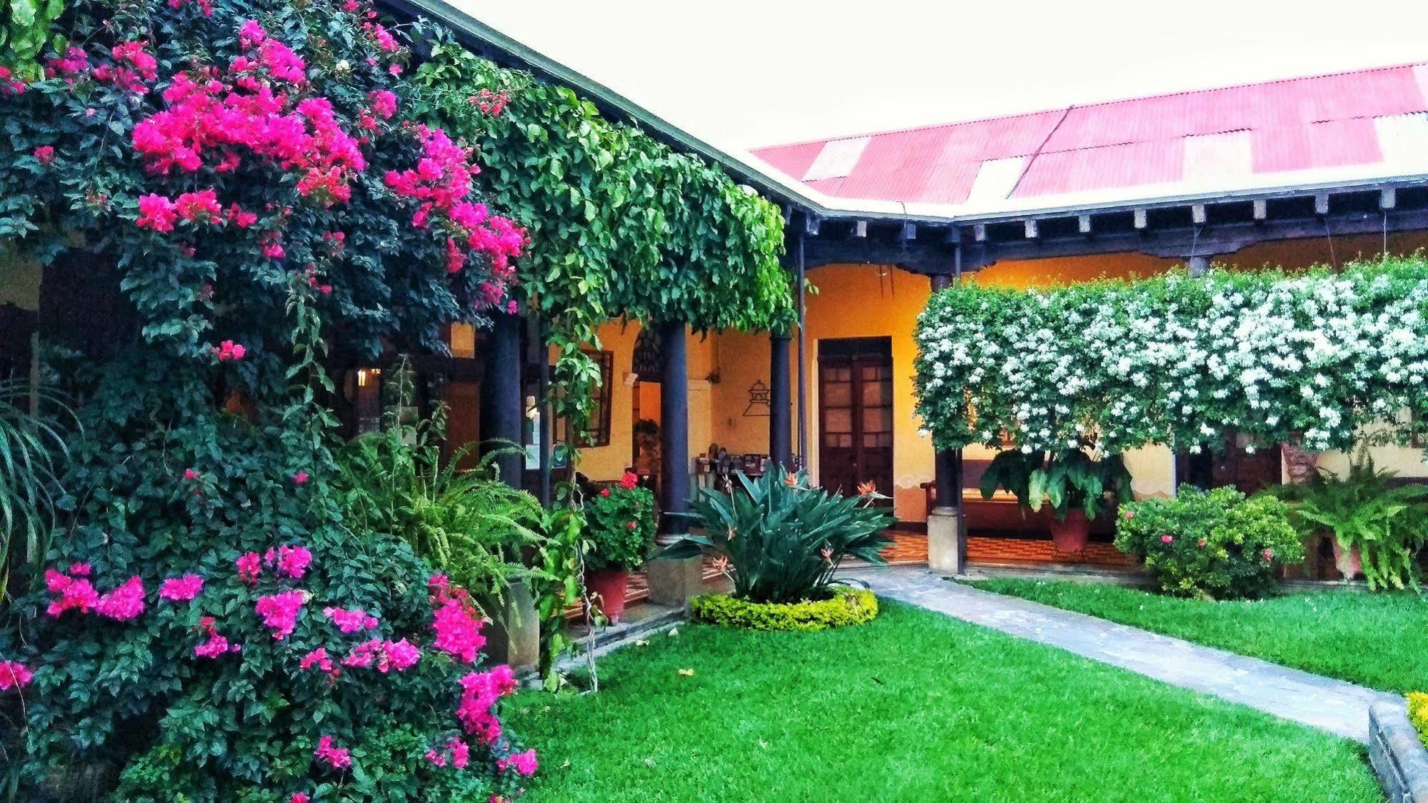 Hotel Aurora Antigua Esterno foto
